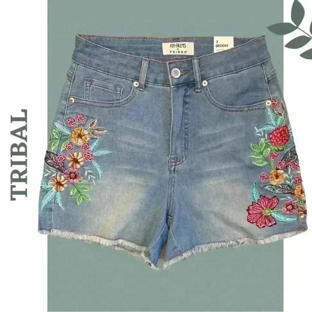 Tribal Brooke Girlfriend Shorts w/Embroidery Sky Blue
5395XX-4798-0293 Denim